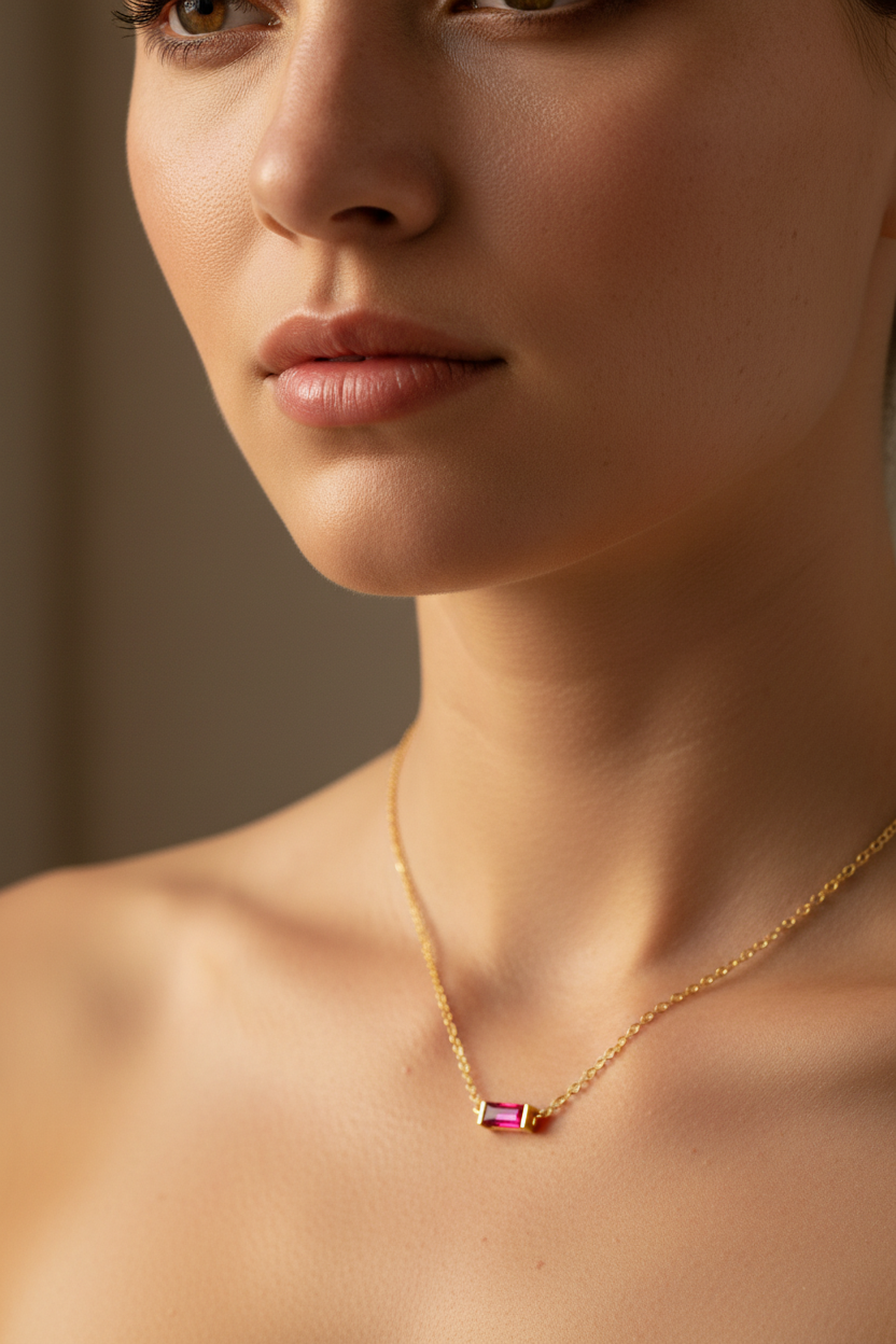 红宝石长方形项链 - 佩戴场景图