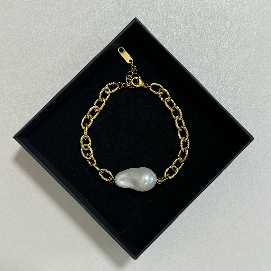 Baroque Irregular Pearls Gold Chain Bracelet - 7.1 inches + 1.2 inches Extension, Elegant and Fashionable Design, Best Birthday Jewelry Gift, Fashion One Piece Accessory