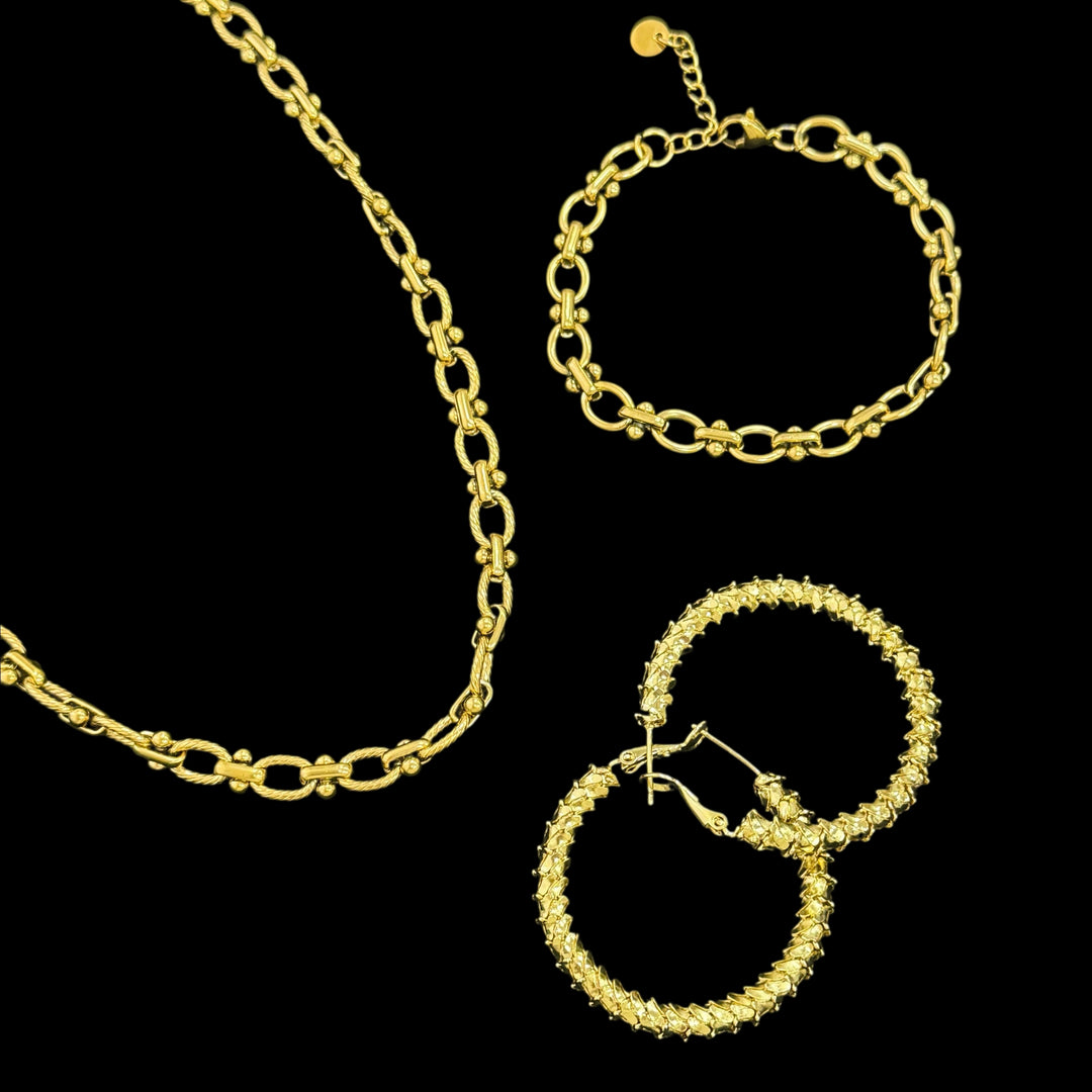 Bold Links Chain Necklace Vintage texture. Strong presence