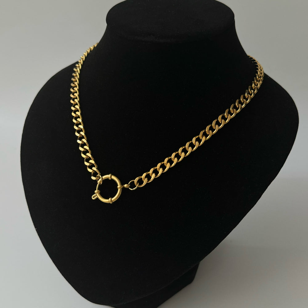 Bold Link Statement Necklace Chunky gold, unapologetically bold