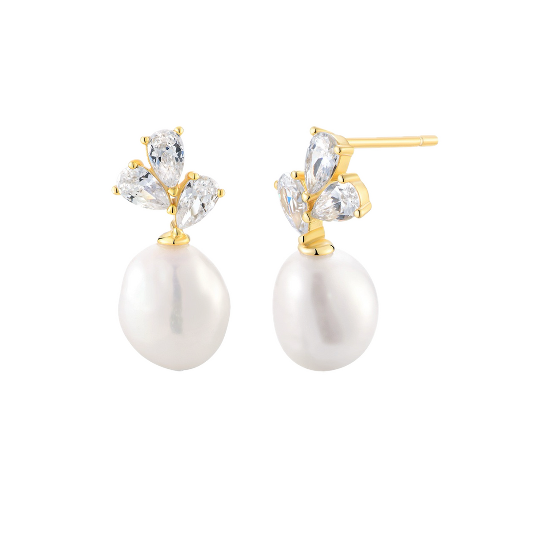 S925 silver pearl earrings with three heart zircons.